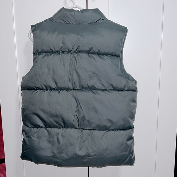 Old Navy Boys Gray Puff Vest-fleece lined, size 5T. EUC. - Picture 2 of 3